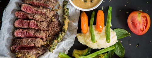 Víno a hovädzie mäso