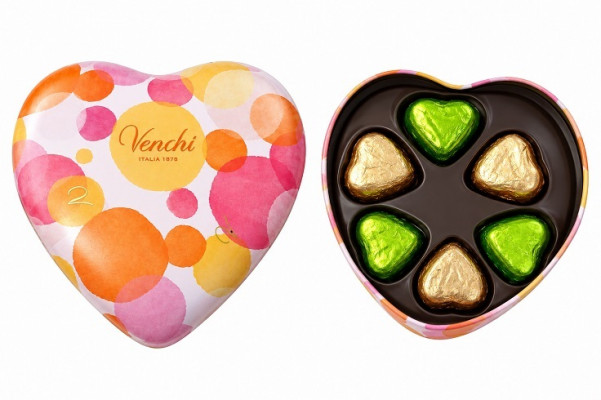 VENCHI Small Heart dóza v tvare srdca plnená čokoládami  46g, cca. 6  ks,,cok