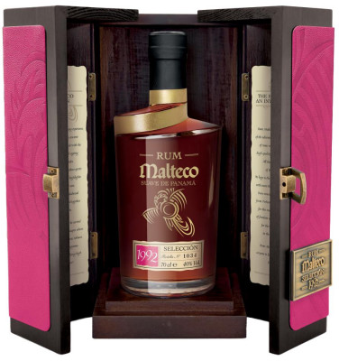 Malteco Selección 40% v drevenom boxe 0,7L, r1992, rum, DX