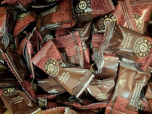 HB Mandľa v čokoláde a kakau Taste & Enjoy 700g v bal. (200ks)